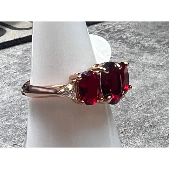 Ring Bomb Party Ring, NWOT, size 7, red stones, gold color band - Picture 2 of 7